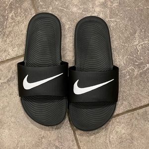 Nike youth slides